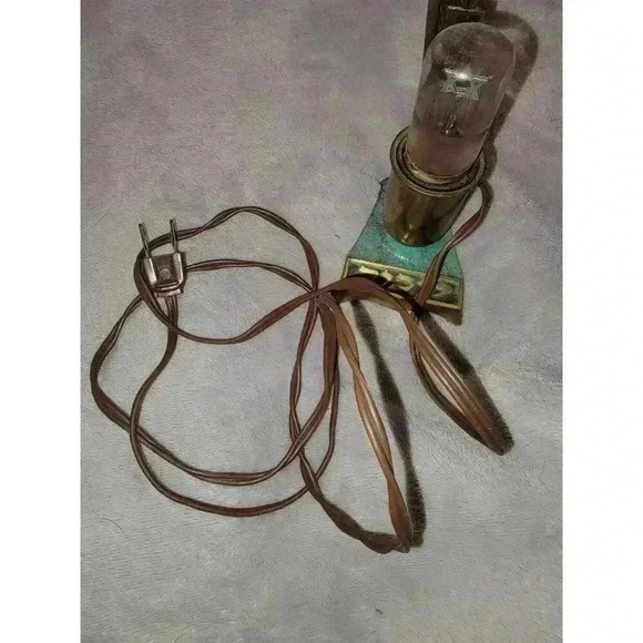 Yizkor Brass Lamp - Picture 6 of 6